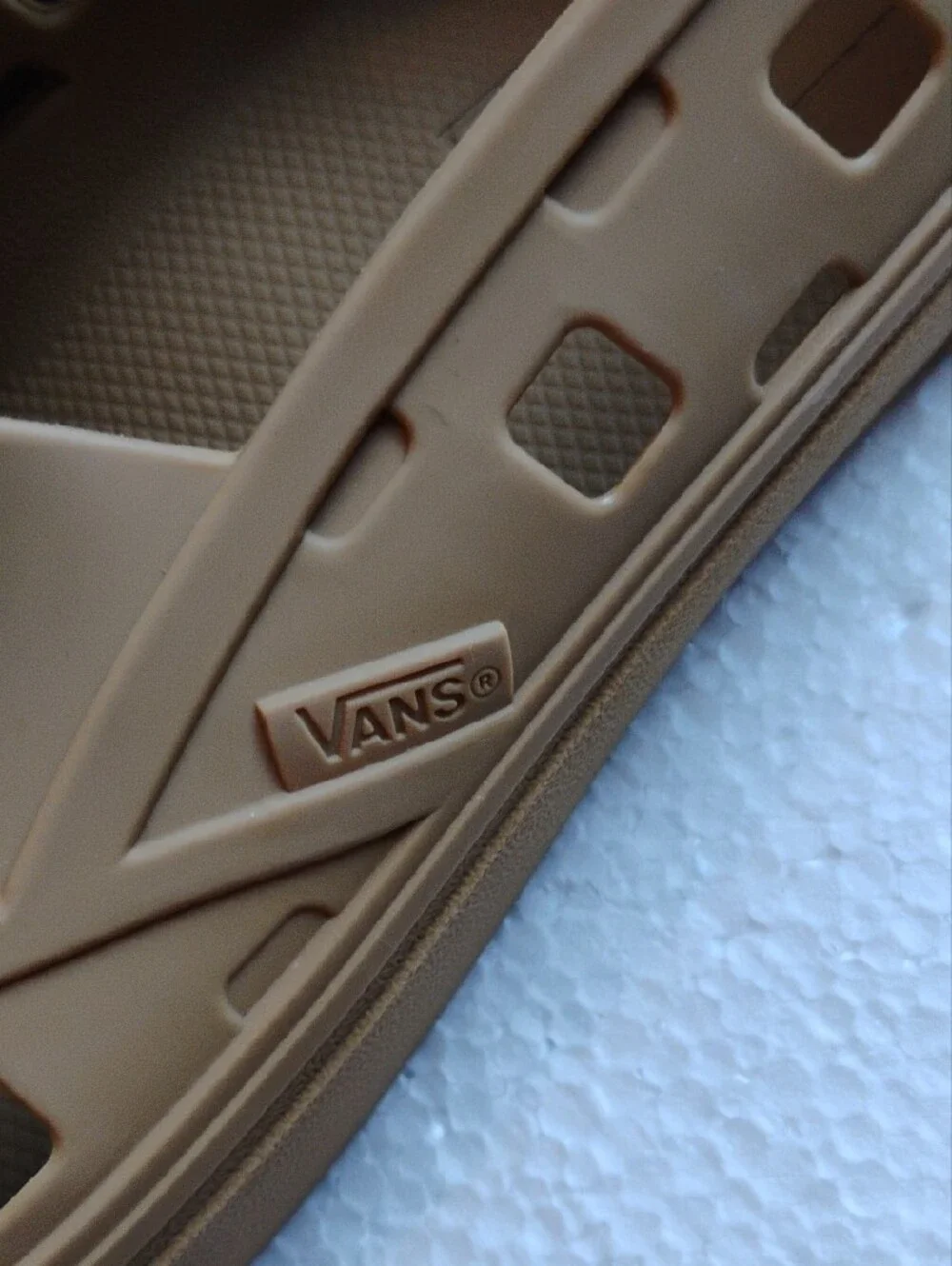 Unisex Vans Trek, Waterproof Slip-On  Shoes Tan, Size 11